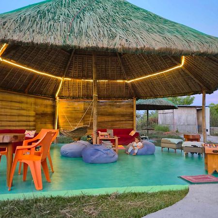 Nirvana Resort & Dive Centre - Моалбоал Екстер'єр фото
